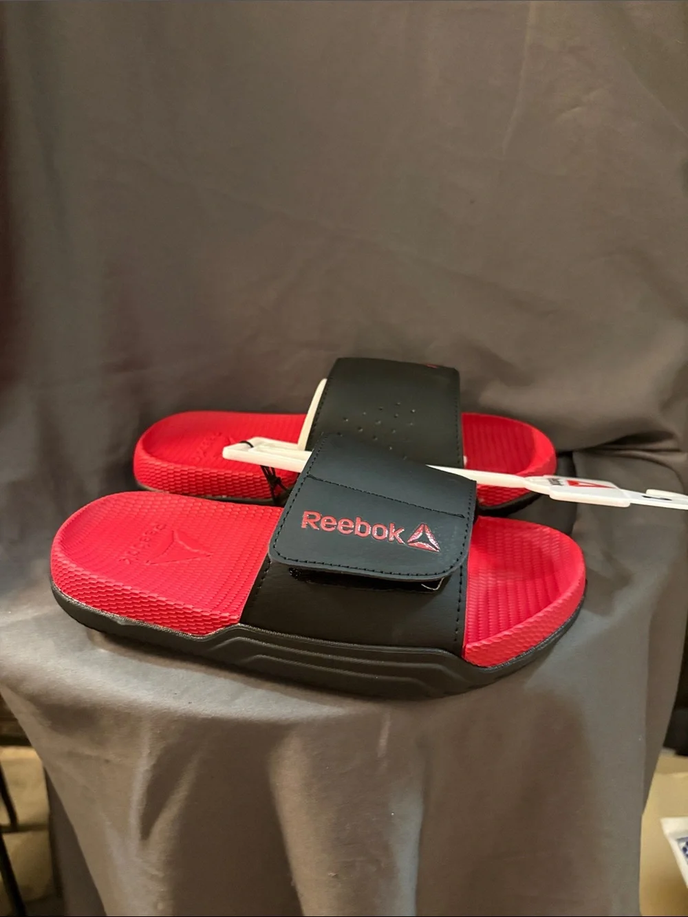 Reebok Black Strap Red Footbed Slide Sandals boys size 2 NWT sku SDR